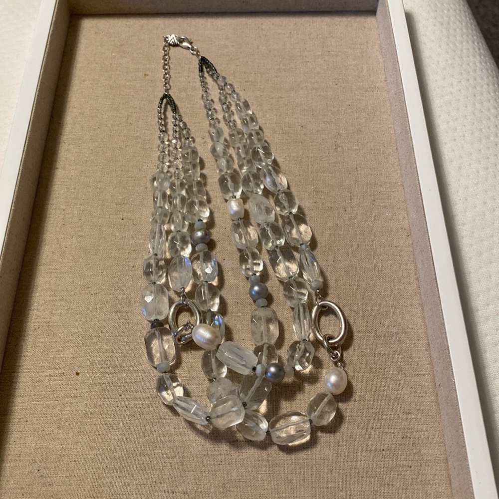 Check out this versatile glass bead stunner!